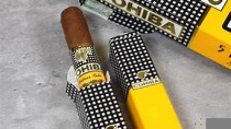 点燃Cohiba：揭秘雪茄大师的抽雪茄秘诀与购买指南(点燃雪茄的正确方法视频)