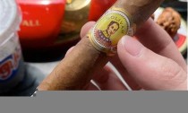 体验高朗拿雪茄的奢华魅力，探寻当迪亚哥的烟草传奇！
