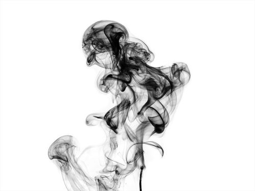 文章室外烟圈创意设计：艺术与烟雾的奇妙融合